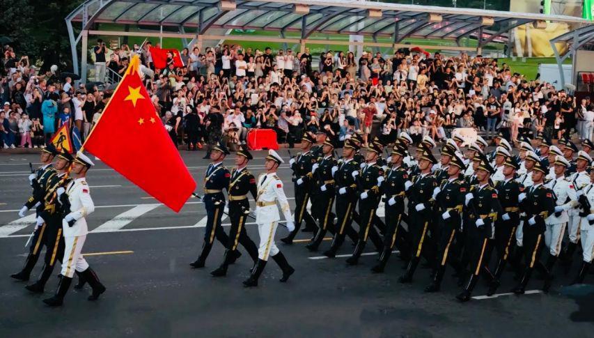 阅兵出现重大失误?导弹挂反、字打错,央视曝真相,涉及82名英烈